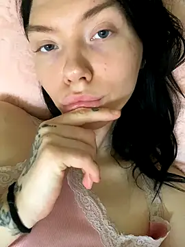 Snapshot of Lisaaa_Alisa chatting on October 27, 2025, 9:57 am Lisaaa Alisa online show from October 27, 2025, 9:57 am