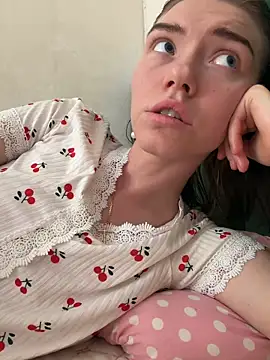 Lisaaa Alisa online show from April 23, 2026, 6:36 am