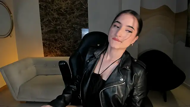 Snapshot of DominiqueVega chatting on December 19, 2024, 6:56 am DominiqueVega online show from December 19, 2024, 6:56 am