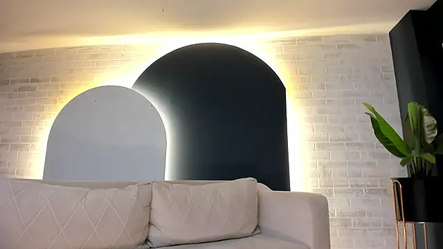 Snapshot of DominiqueVega chatting on January 19, 2025, 7:25 am DominiqueVega online show from January 19, 2025, 7:25 am