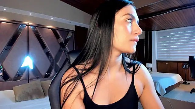 carina rossi online show from January 28, 2025, 11:38 am