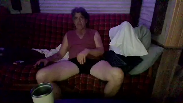 lateniter online show from December 21, 2025, 8:21 am