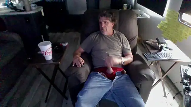 lateniter online show from February 13, 2026, 6:15 pm