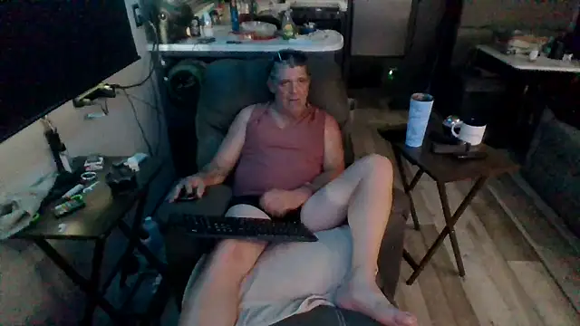 Snapshot of lateniter chatting on June 18, 2026, 11:09 pm lateniter online show from June 18, 2026, 11:09 pm