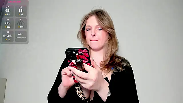 mercedescutee online show from March 23, 2026, 4:22 pm