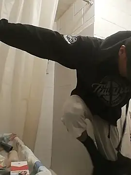 jordirey online show from December 6, 2024, 2:13 am