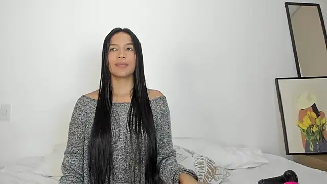 Snapshot of rouse_4 chatting on October 24, 2025, 10:50 pm rouse 4 online show from October 24, 2025, 10:50 pm