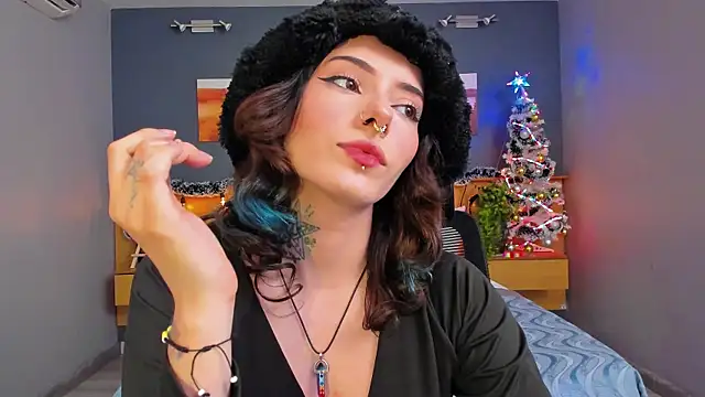 LiliJones  online show from December 7, 2024, 4:47 pm