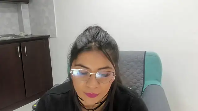 Luna Dumont online show from December 20, 2025, 11:17 am