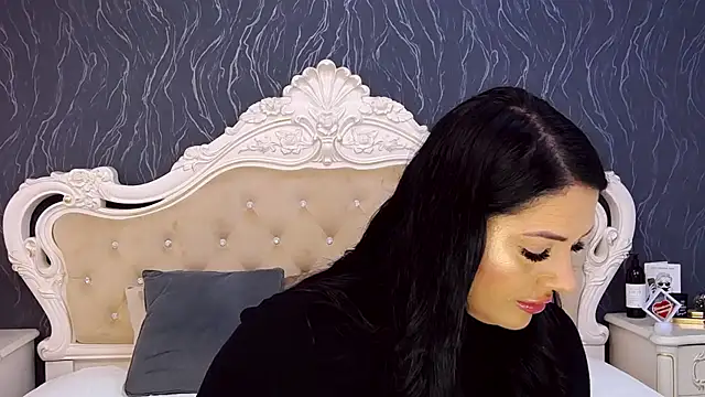 Lauren Saint online show from November 23, 2025, 9:53 am