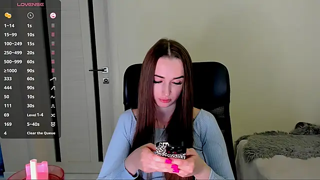 Kimmberr online show from November 13, 2025, 4:22 am