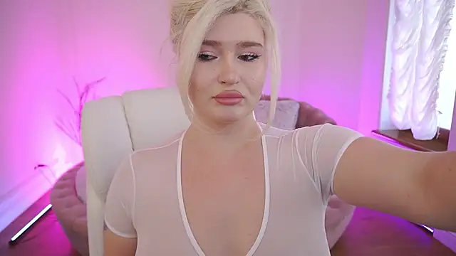 CocoSecretss online show from December 15, 2025, 8:29 am