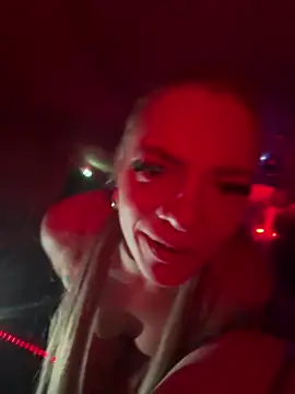 Snapshot of LizzyLush_ chatting on March 23, 2025, 1:09 am LizzyLush online show from March 23, 2025, 1:09 am