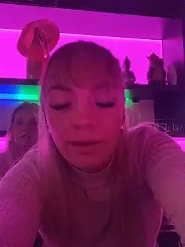 Snapshot of LizzyLush_ chatting on September 12, 2025, 12:00 am LizzyLush online show from September 12, 2025, 12:00 am