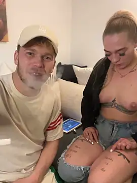 Snapshot of LizzyLush_ chatting on October 31, 2025, 2:12 am LizzyLush online show from October 31, 2025, 2:12 am