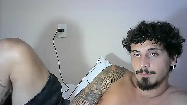 Snapshot of milkoffe chatting on January 7, 2025, 2:53 am milkoffe online show from January 7, 2025, 2:53 am