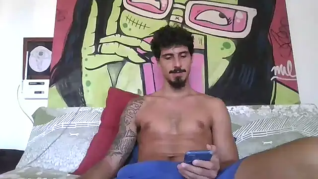 Snapshot of milkoffe chatting on February 15, 2025, 4:34 pm milkoffe online show from February 15, 2025, 4:34 pm