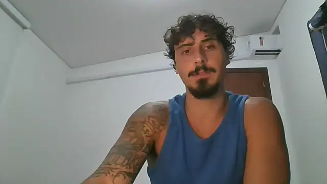 Snapshot of milkoffe chatting on February 5, 2026, 9:52 pm milkoffe online show from February 5, 2026, 9:52 pm