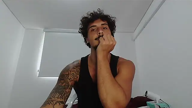 Snapshot of milkoffe chatting on February 27, 2026, 3:12 pm milkoffe online show from February 27, 2026, 3:12 pm