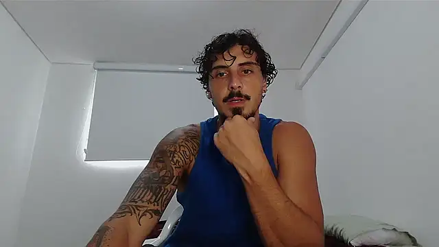 Snapshot of milkoffe chatting on March 1, 2026, 6:10 pm milkoffe online show from March 1, 2026, 6:10 pm