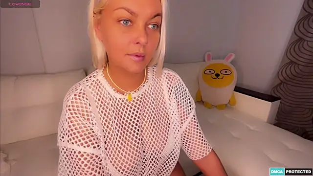 Snapshot of Anna_Bali chatting on December 7, 2024, 6:32 am Anna Bali online show from December 7, 2024, 6:32 am