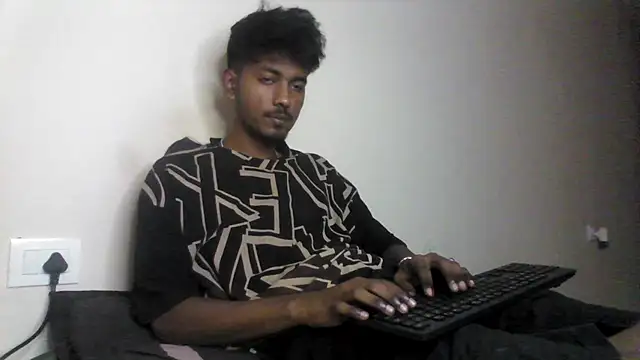 Snapshot of just_fucks chatting on October 13, 2025, 9:04 pm just fucks online show from October 13, 2025, 9:04 pm