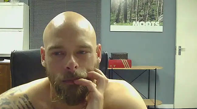 jjameson411 online show from March 14, 2025, 11:32 pm