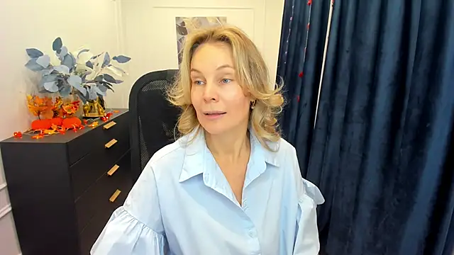 Snapshot of Sinty_Devis chatting on November 1, 2025, 4:25 am Sinty Devis online show from November 1, 2025, 4:25 am