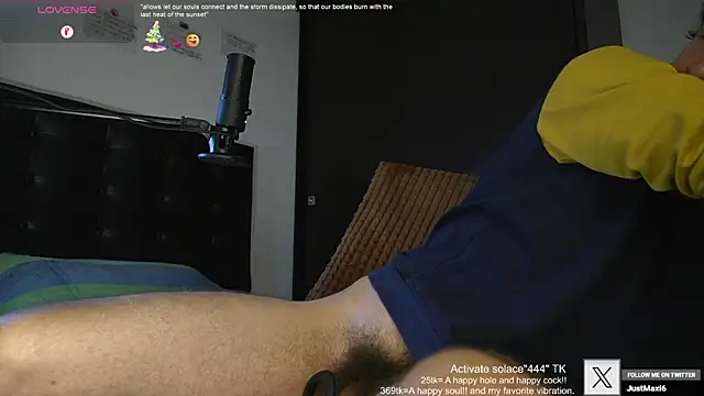 Snapshot of just_maxii chatting on January 25, 2025, 10:18 pm just maxii online show from January 25, 2025, 10:18 pm