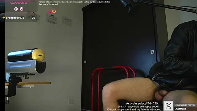 Snapshot of just_maxii chatting on March 3, 2025, 12:59 am just maxii online show from March 3, 2025, 12:59 am