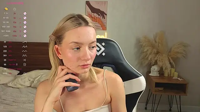 IdaValenti online show from September 16, 2025, 1:06 am