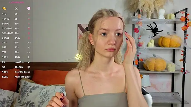 IdaValenti online show from November 7, 2025, 11:05 pm