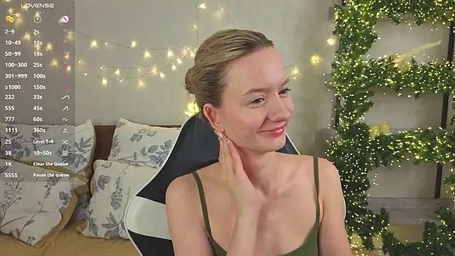 IdaValenti online show from February 11, 2026, 11:10 pm