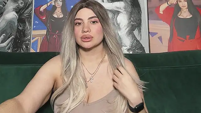 Snapshot of Nikki_Kardashian chatting on September 29, 2025, 8:46 pm Nikki Kardashian online show from September 29, 2025, 8:46 pm