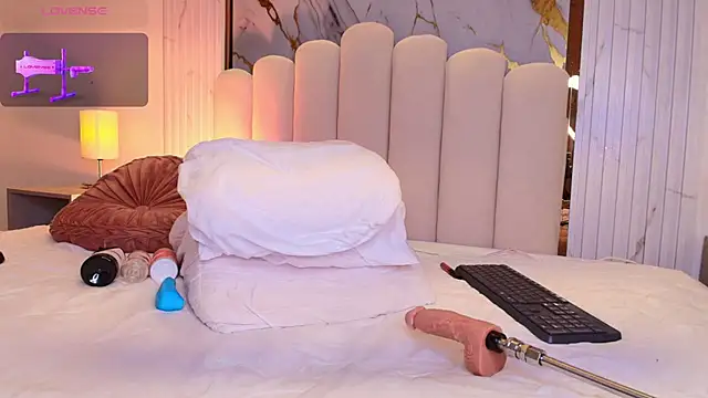 carolriveraa  online show from January 7, 2025, 11:03 pm