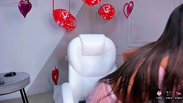 carolriveraa  online show from February 14, 2025, 5:36 pm