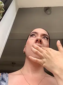 ImAlicee online show from November 2, 2025, 6:10 pm