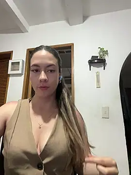 ImAlicee online show from April 1, 2026, 10:51 pm