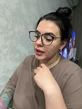 Snapshot of HugeBoobs- chatting on February 28, 2025, 6:43 am HugeBoobs- online show from February 28, 2025, 6:43 am