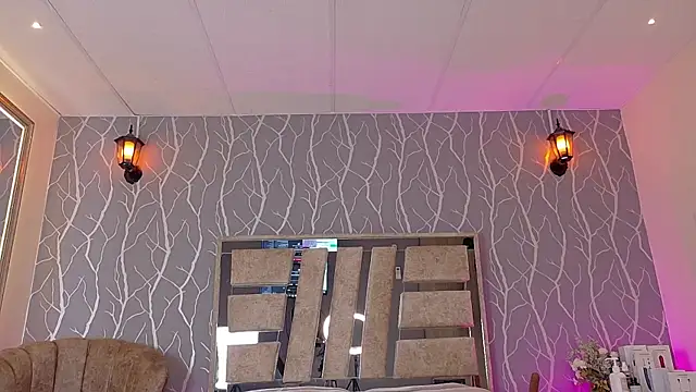 madison fox1 online show from October 5, 2025, 1:31 pm