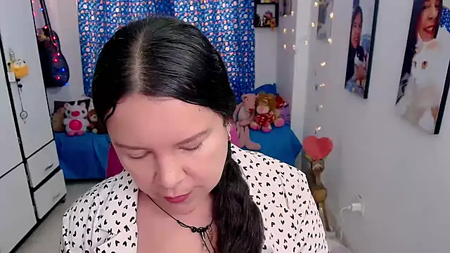 claryssa  online show from March 22, 2026, 6:00 pm