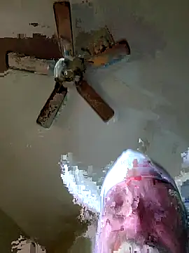 Snapshot of Hugebwc102 chatting on September 30, 2025, 7:46 am Hugebwc102 online show from September 30, 2025, 7:46 am