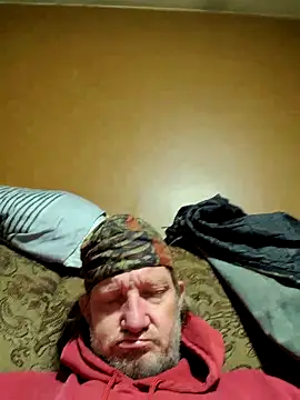 Snapshot of Hugebwc102 chatting on February 19, 2026, 7:32 pm Hugebwc102 online show from February 19, 2026, 7:32 pm