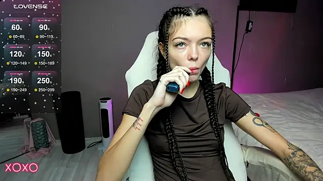 Mariella Adamss online show from October 30, 2025, 10:06 am