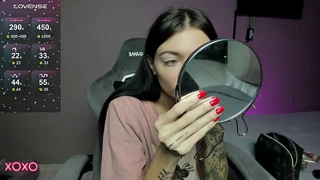 Mariella Adamss online show from November 18, 2025, 12:53 pm