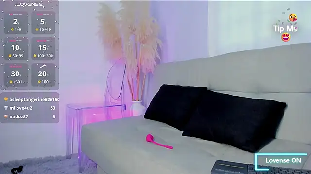 nika02  online show from March 4, 2025, 7:43 pm