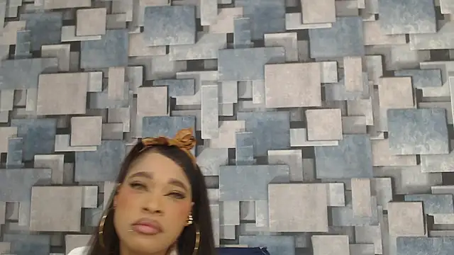 angel dthroatt online show from November 26, 2025, 12:06 pm