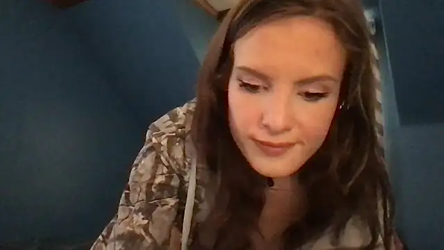 kittycatkendra online show from November 6, 2025, 3:02 pm