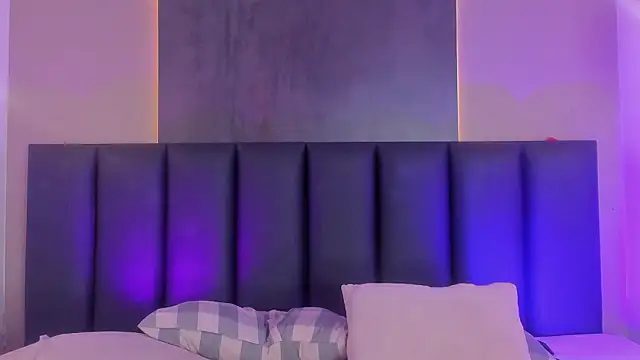 CristalCornner  online show from February 16, 2026, 8:05 pm