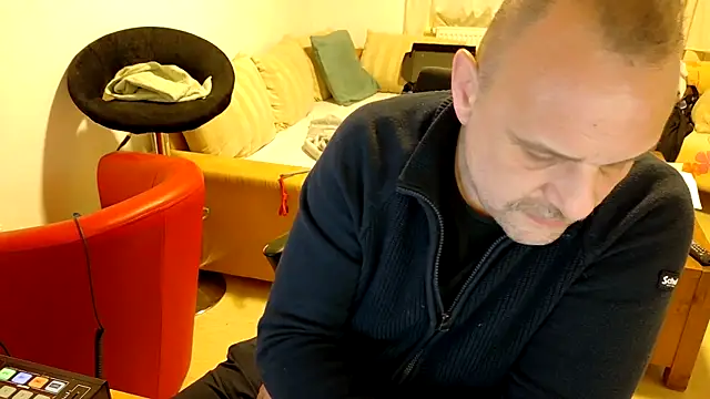 Jeflitschtexh online show from March 3, 2026, 6:25 pm